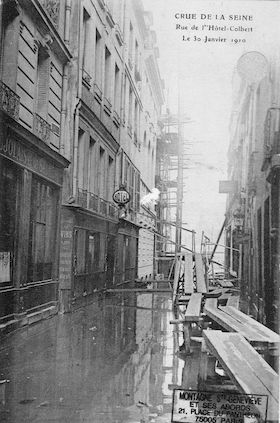 313 Crue de la Seine.Rue de l'Hôtel Colbert le 30 janvier 1910