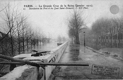 322 La grande crue de la Seine (janvier 1910).Inondation du port et du quai Saint Bernard