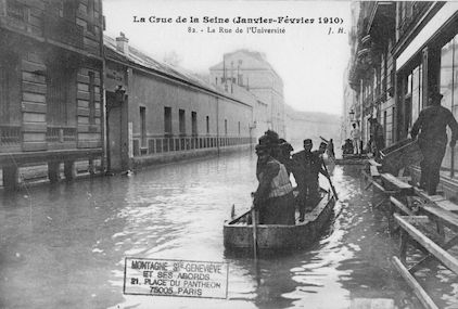 344 La crue de la Seine (janvier-février 1910) La rue de l'Université