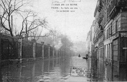 400 Crue de la Seine. La Halle aux vins le 29 janvier 1910