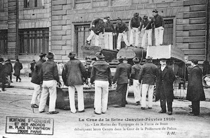 405 Crue de la Seine(jan-fév 1910)Canots de la flotte de Brest-Préfecture de Police