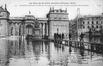 414 Crue de la Seine (jan-fév 1910) Passerelle rue de Bourgogne-Palais Bourbon