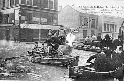 466 Crue de la Seine (jan 1910) Pontonniers et Marins au secours des sinistrés