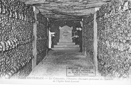 647bis Les Catacombes. Ossements provenant du cimétière de l'église St Laurent